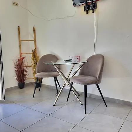 Castle View Superior 公寓 *